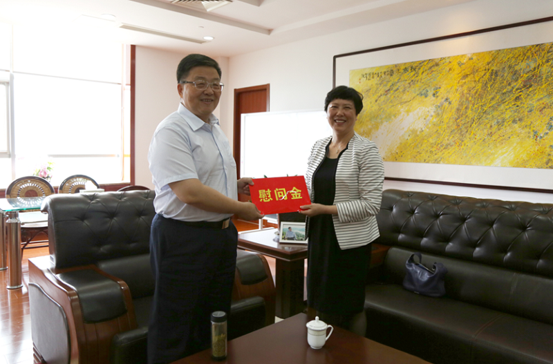 市科協主席許東方一行走訪慰問Agin games藥業優秀科技企業家肖偉董事長